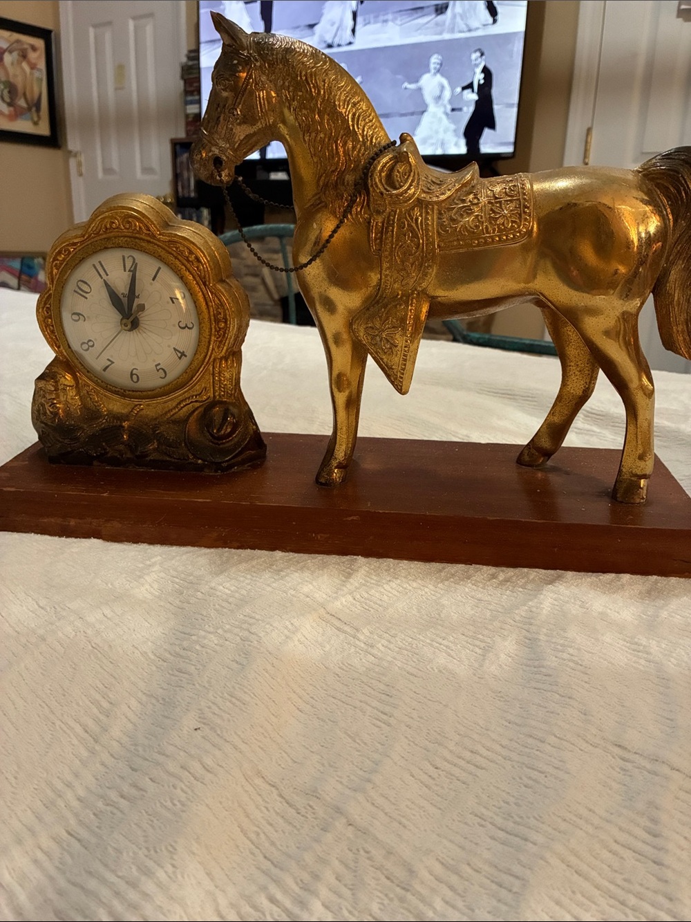 Vintage mid-20th-century electric mantel clock